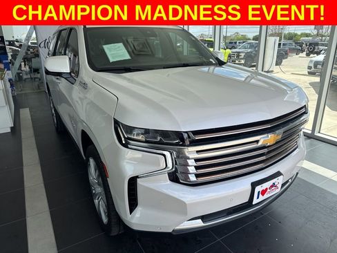 Used 2024 Chevrolet Tahoe High Country image 2