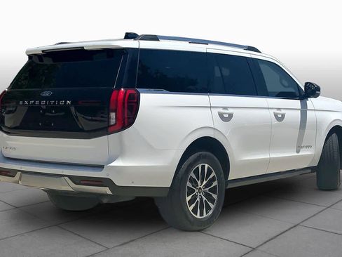Used 2025 Ford Expedition Platinum AWD/4WD image 13