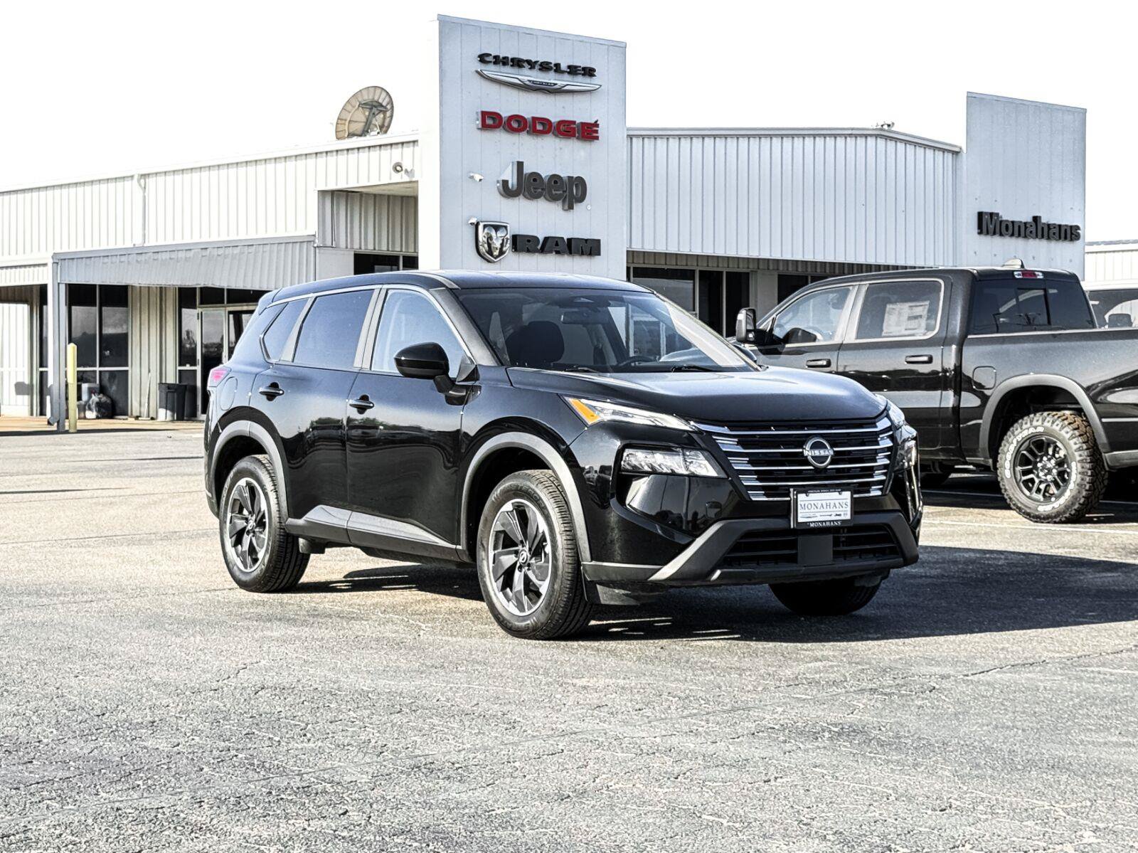 Used 2024 Nissan Rogue SV FWD image 6
