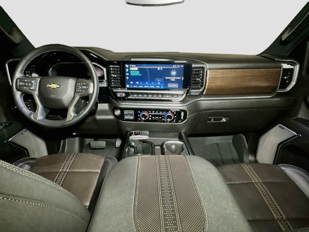 Used 2024 Chevrolet Silverado 1500 High Country AWD/4WD image 9