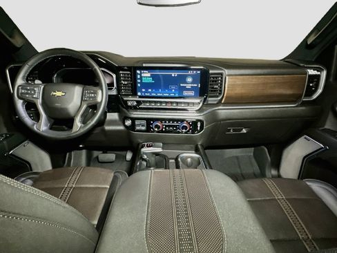 Used 2024 Chevrolet Silverado 1500 High Country AWD/4WD image 9