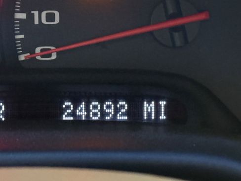 Used 2004 Chevrolet Corvette Coupe w/ Preferred Equipment Group image 19