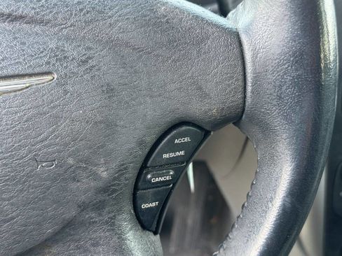 Used 2005 Chrysler Town & Country Touring w/ Luxury Group image 19