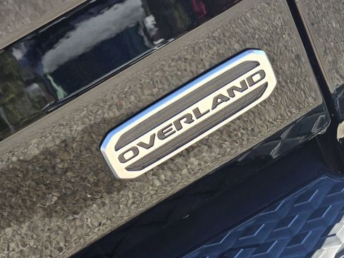 Used 2020 Jeep Gladiator Overland w/ Popular Equipment Package AWD/4WD image 8