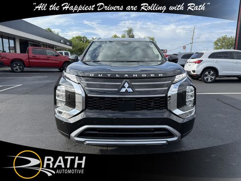 New 2025 Mitsubishi Outlander AWD image 3