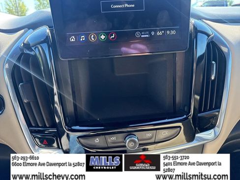 Used 2023 Chevrolet Traverse LT AWD/4WD image 17