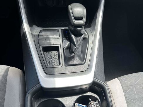 Used 2019 Toyota RAV4 XLE FWD image 17