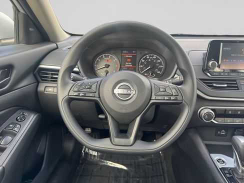 Used 2023 Nissan Altima 2.5 S FWD image 11