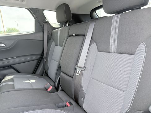 Used 2024 Chevrolet Blazer LT w/ Convenience Package FWD image 5