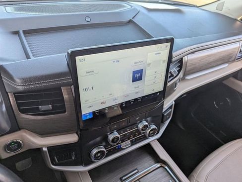 Used 2024 Ford Expedition Max Limited image 25