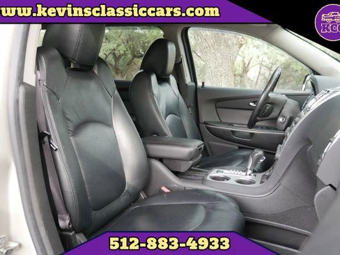 Used 2010 GMC Acadia SLE image 17