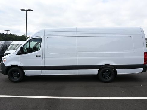 Used 2026 Mercedes-Benz Sprinter 2500 image 3