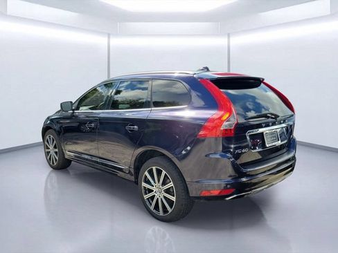 Used 2016 Volvo XC60 T5 Premier w/ Proximity Package FWD image 3