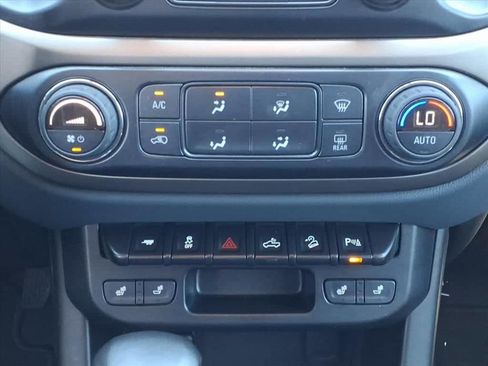 Used 2022 Chevrolet Colorado Z71 image 28