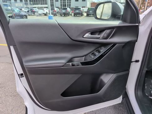 Used 2025 Chevrolet Equinox LT image 17