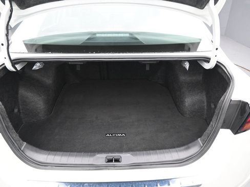 Used 2023 Nissan Altima 2.5 SR FWD image 34
