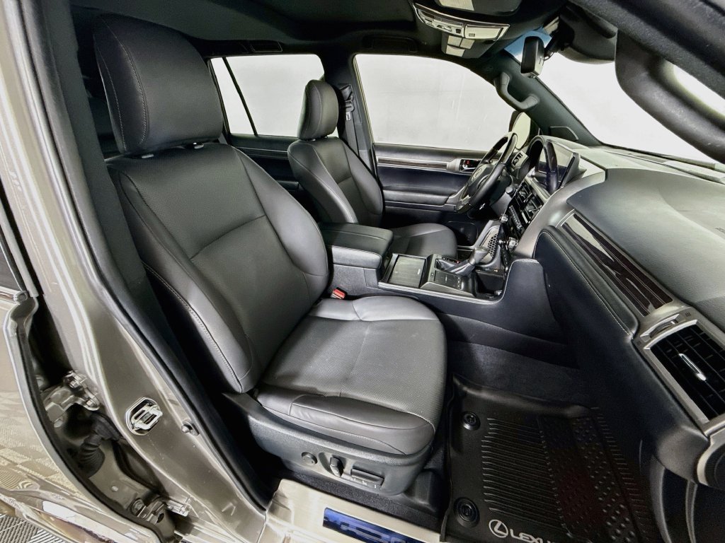 Used 2023 Lexus GX 460 Premium w/ Premium Package AWD/4WD image 30