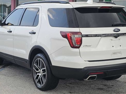 Used 2017 Ford Explorer Sport w/ Equipment Group 401A AWD/4WD image 3