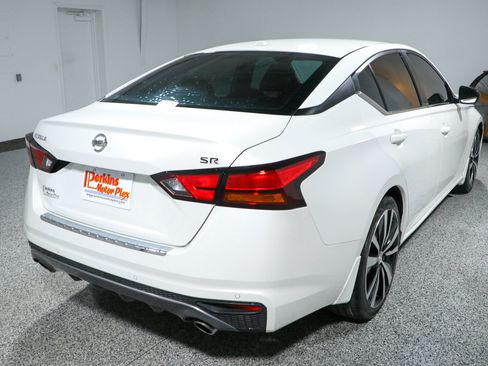 Used 2021 Nissan Altima 2.5 SR w/ SR Premium Package FWD image 7