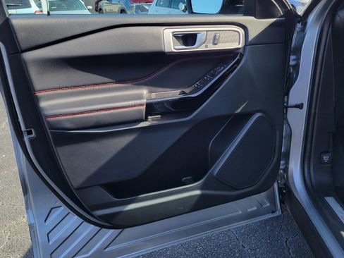 Used 2023 Ford Explorer ST-Line image 17