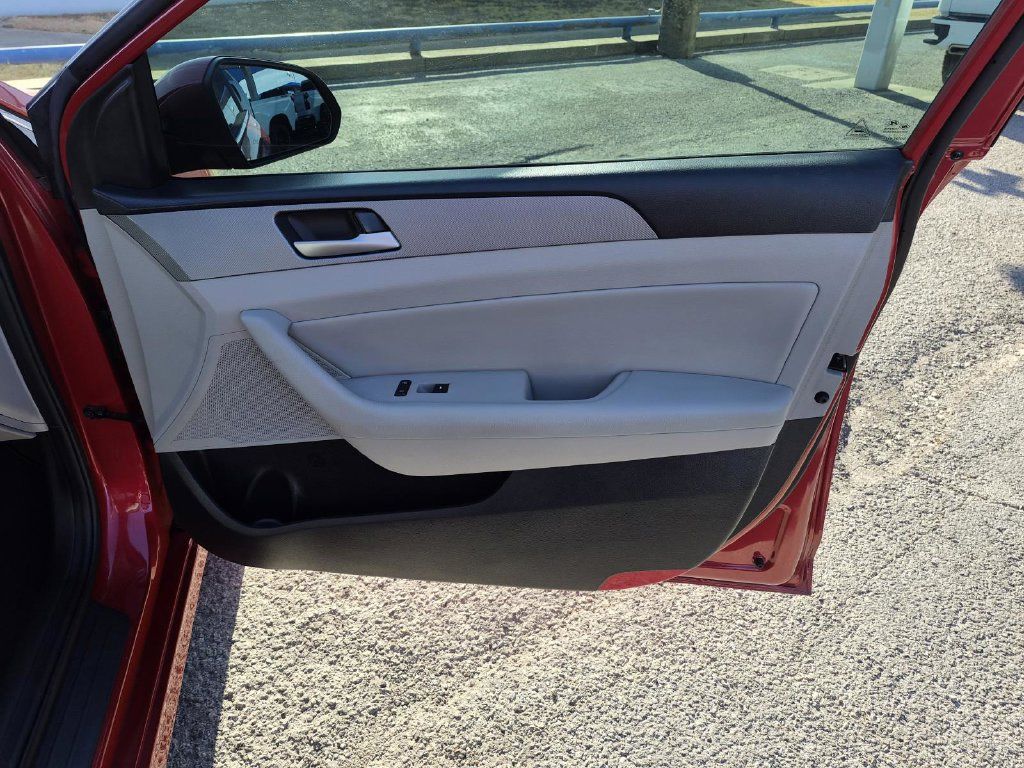 Used 2018 Hyundai Sonata SEL FWD image 9