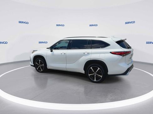 Used 2022 Toyota Highlander XSE FWD image 5