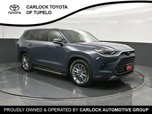 Used 2025 Toyota Grand Highlander AWD image 5