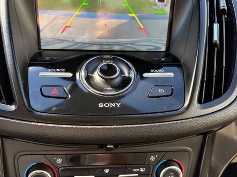 Used 2019 Ford Escape Titanium image 22