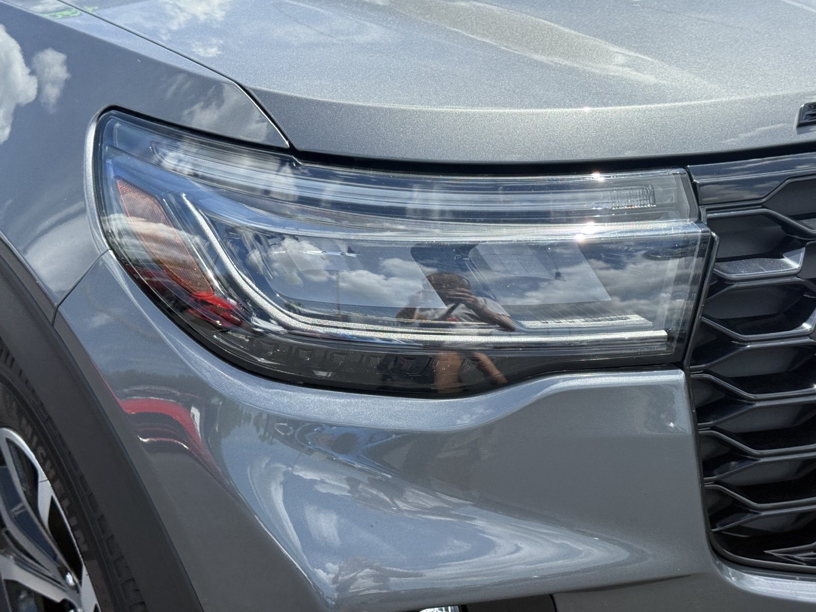 Certified 2025 Ford Explorer ST-Line AWD/4WD image 10