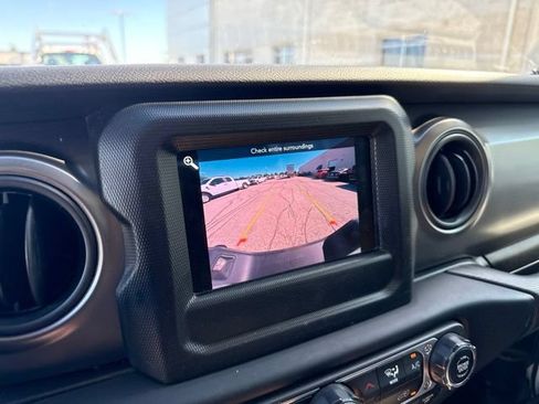 Used 2023 Jeep Gladiator Sport AWD/4WD image 21