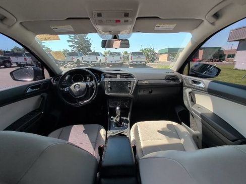 Used 2018 Volkswagen Tiguan SE FWD image 6