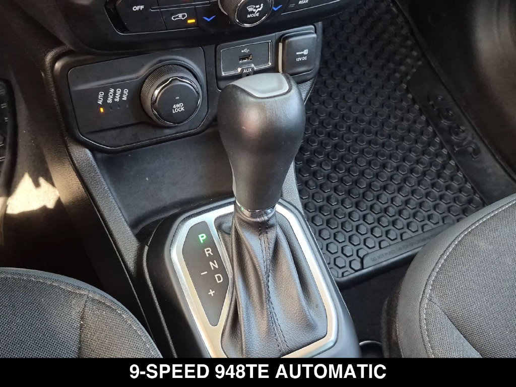 Used 2023 Jeep Renegade Latitude AWD/4WD image 20