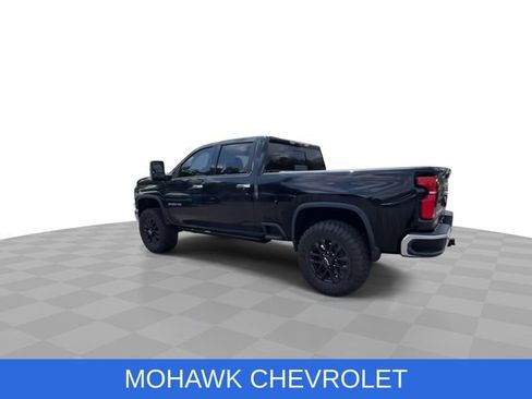 Used 2025 Chevrolet Silverado 2500 LTZ w/ LTZ Convenience Package AWD/4WD image 7