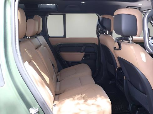 New 2026 Land Rover Defender 110 X-Dynamic SE AWD/4WD image 16