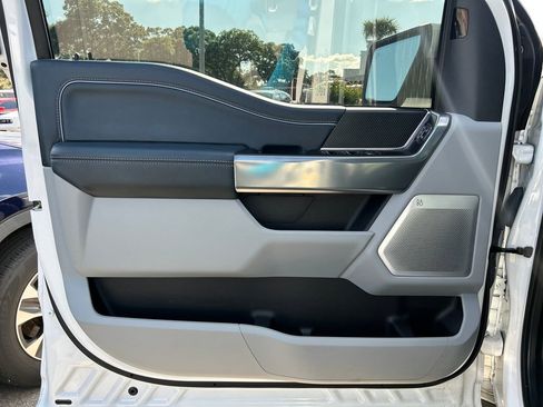 Used 2022 Ford F150 Limited image 9