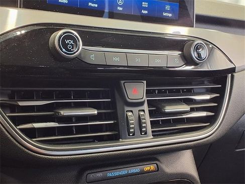 Used 2021 Ford Escape Titanium image 14