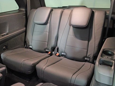 Certified 2026 Mercedes-Benz GLS 450 GLS 450 image 32