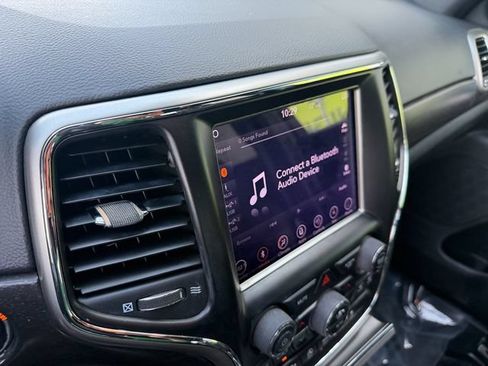 Used 2018 Jeep Grand Cherokee Altitude AWD/4WD image 20