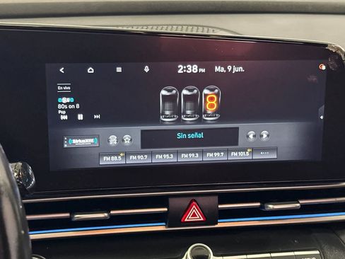Used 2021 Hyundai Elantra Limited FWD image 19