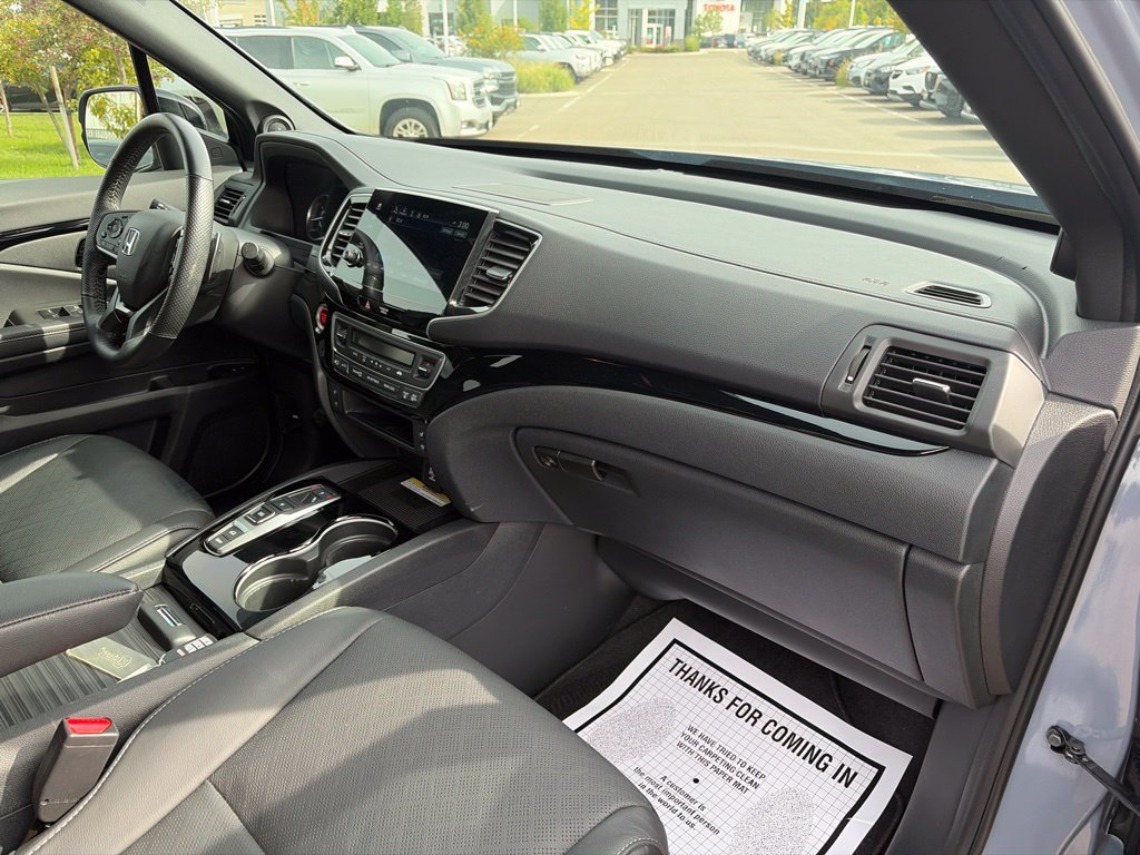 Used 2023 Honda Passport Elite image 14