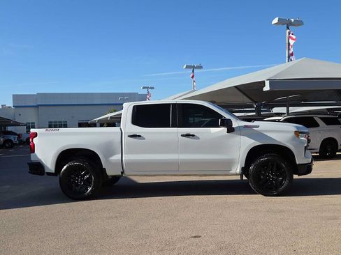 Used 2026 Chevrolet Silverado 1500 LT Trail Boss w/ Convenience Package II AWD/4WD image 9