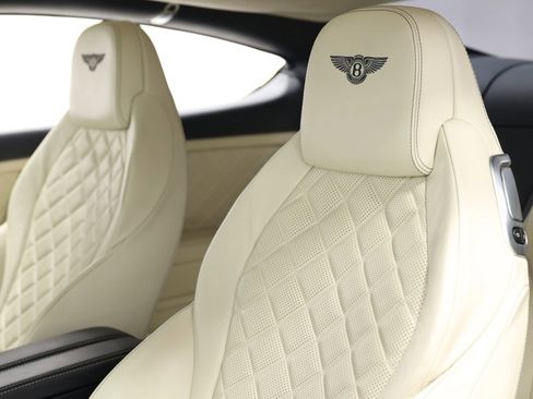 Used 2017 Bentley Continental GT image 18