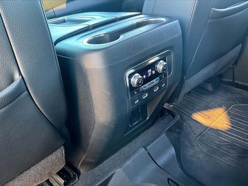 Used 2021 GMC Yukon Denali w/ Denali Premium Package image 24