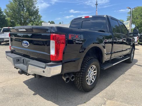 Used 2017 Ford F250 Lariat w/ Lariat Value Package AWD/4WD image 6