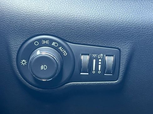 New 2026 Jeep Compass Latitude image 12