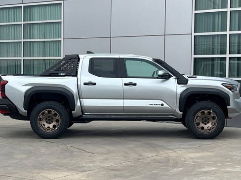 New 2025 Toyota Tacoma Trailhunter image 3