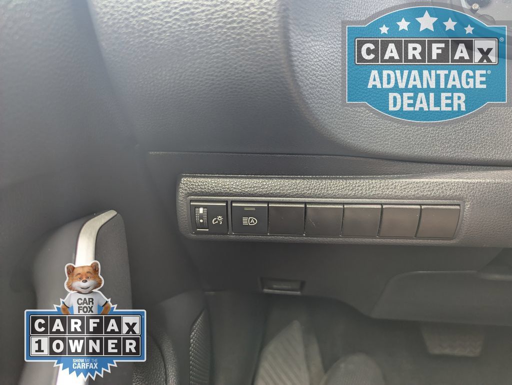 Used 2025 Toyota Corolla SE FWD image 11