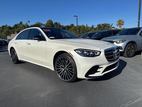 Used 2022 Mercedes-Benz S 500 4MATIC image 3