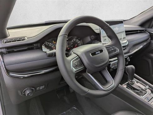 New 2026 Jeep Compass Latitude image 12