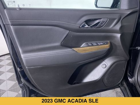 Certified 2023 GMC Acadia SLE w/ Driver Convenience Package FWD image 11